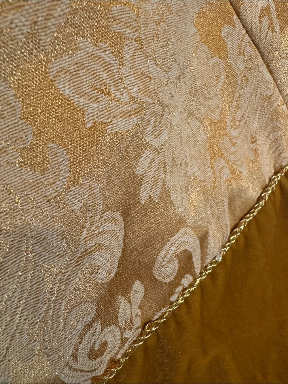 VTG DanDee Gold Velvet Damask Brocade Christmas Tree Skirt 48” Victorian Glam
